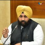 ‘ਜਨਰੇਸ਼ਨ ਗਟਰ’ ਵਿਵਾਦ ‘ਤੇ ਕੰਗਨਾ ਰਣੌਤ ਦਾ ਨਵਾਂ ਵੀਡੀਓ, ਬੋਲੀ- “ਕੀ ਤੁਸੀਂ ਆਪਣੀ ਧੀ ਨੂੰ ਅਜਿਹਾ ਸਿਖਾਓਗੇ?”